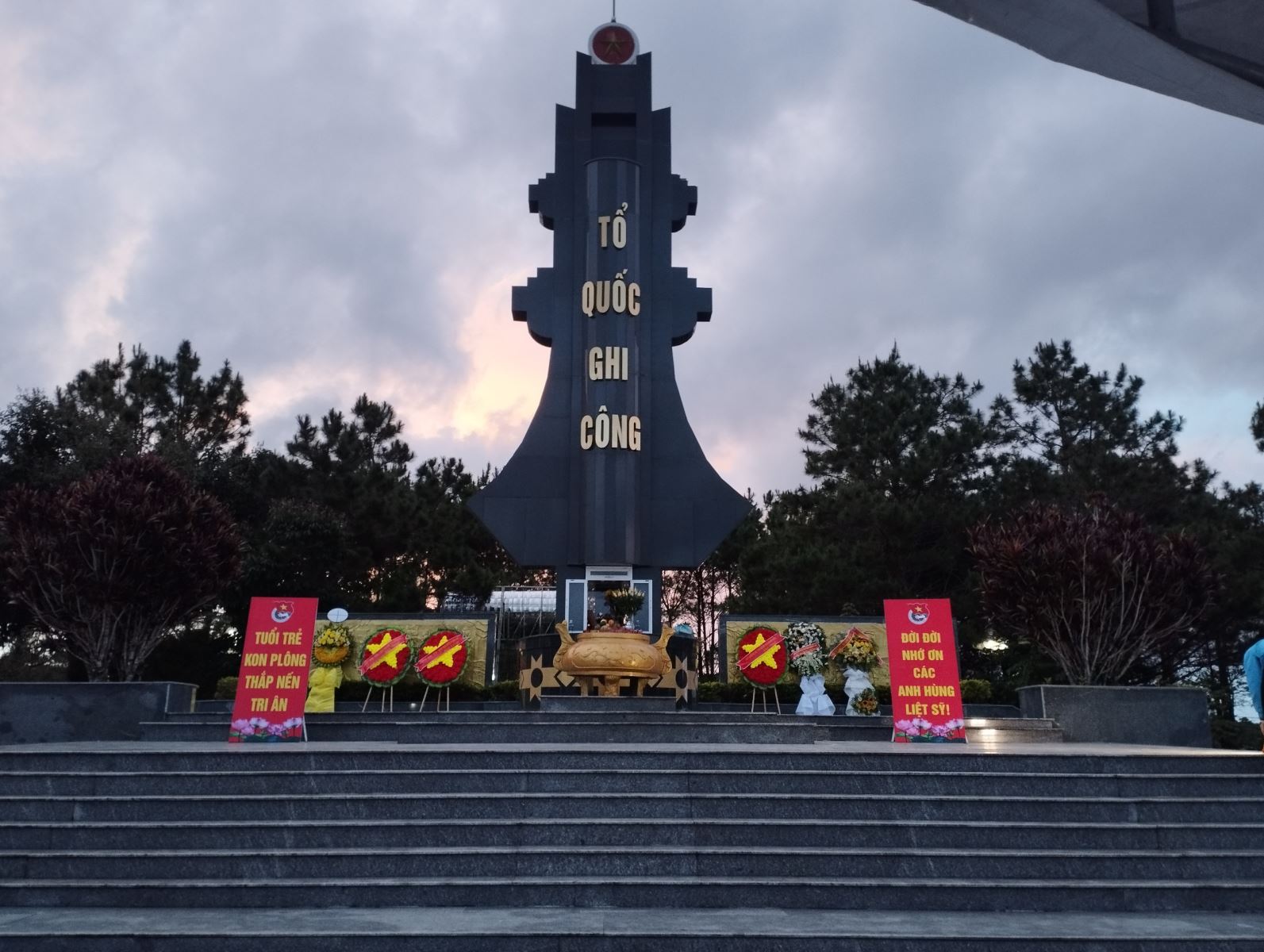 Kỷ niệm 76 năm Ngày Thương binh - Liệt sỹ 27/7